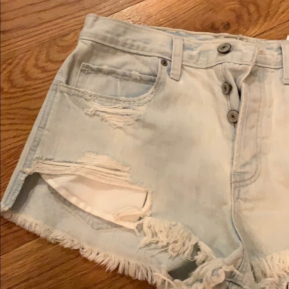 A&F High Rise Festival Short - Picture 2 of 6